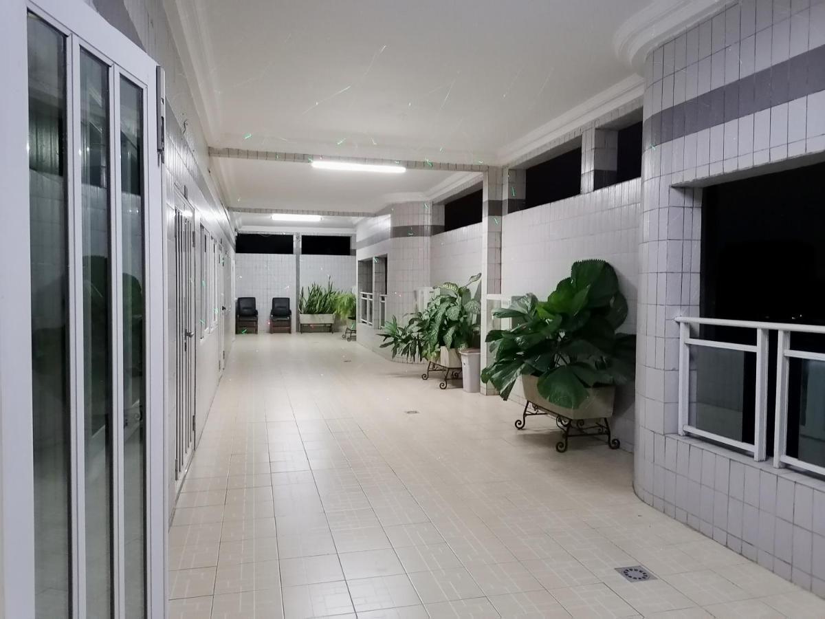 Hotel Residence Jeanne D'Arc Cotonou Exteriör bild