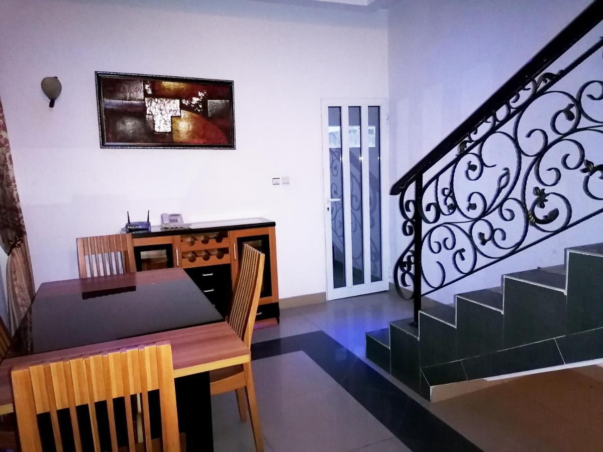 Hotel Residence Jeanne D'Arc Cotonou Exteriör bild