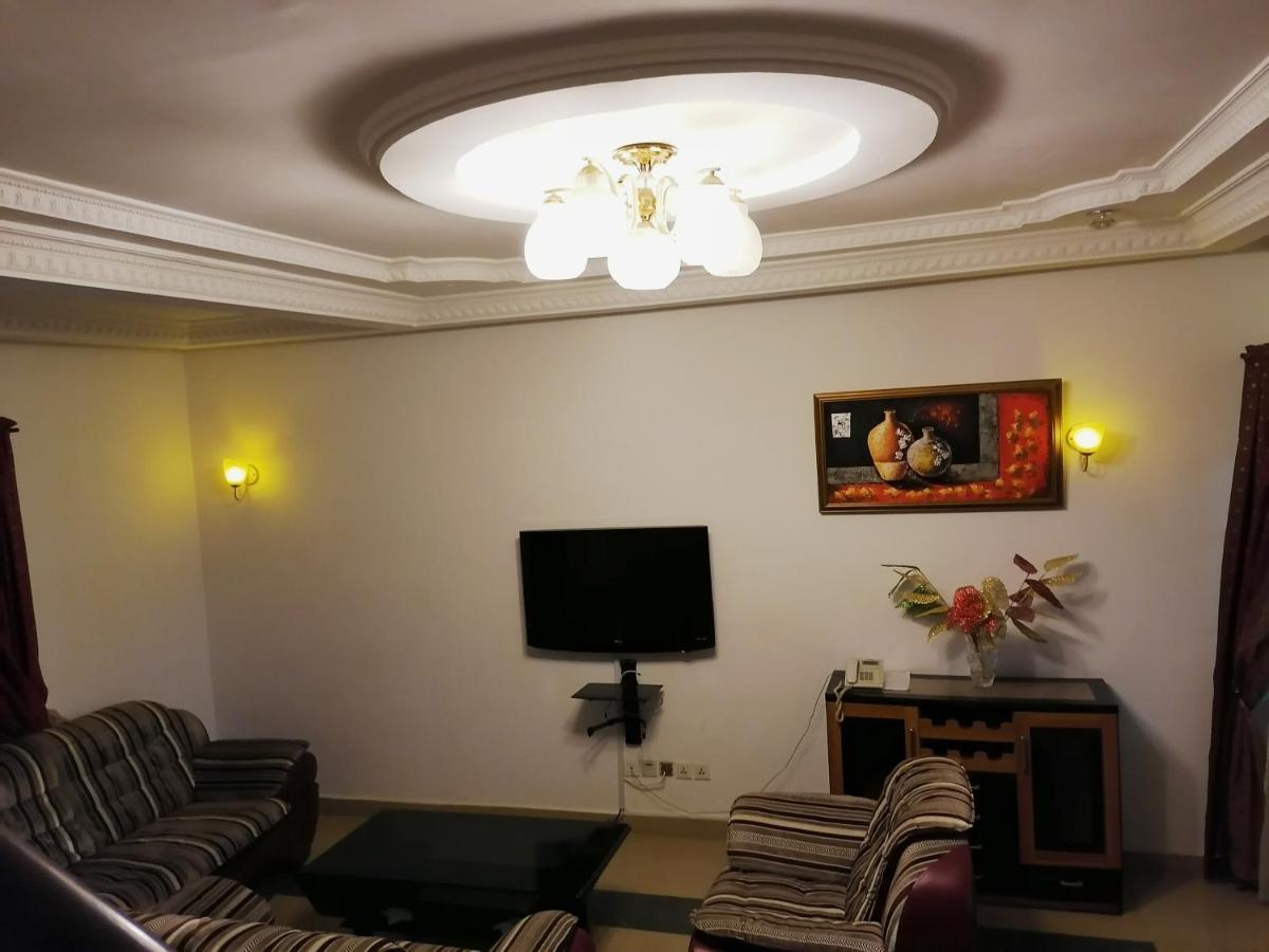 Hotel Residence Jeanne D'Arc Cotonou Exteriör bild