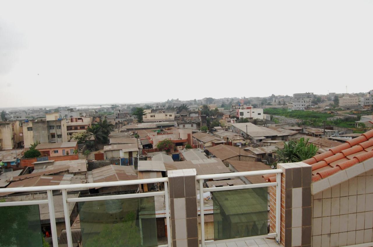 Hotel Residence Jeanne D'Arc Cotonou Exteriör bild