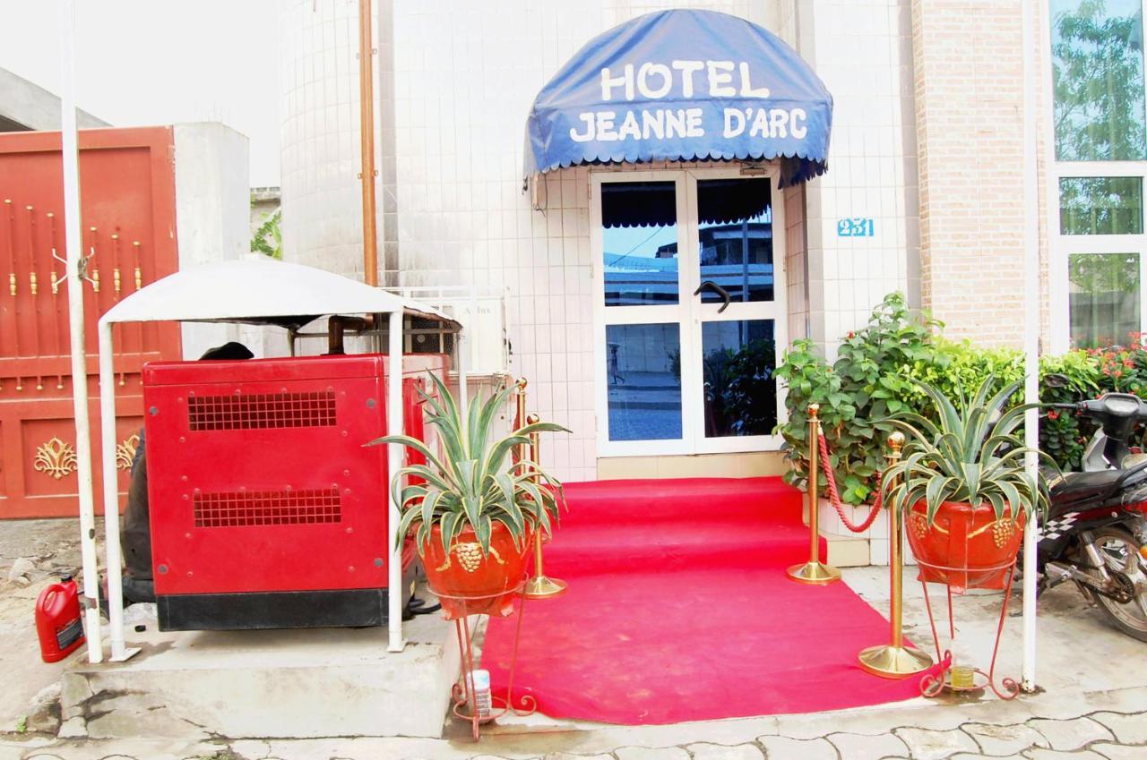 Hotel Residence Jeanne D'Arc Cotonou Exteriör bild