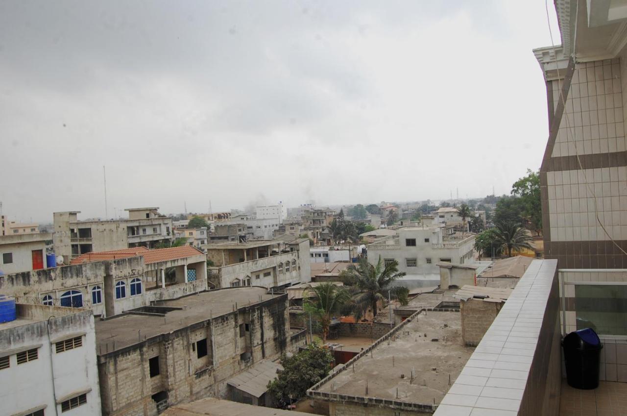 Hotel Residence Jeanne D'Arc Cotonou Exteriör bild