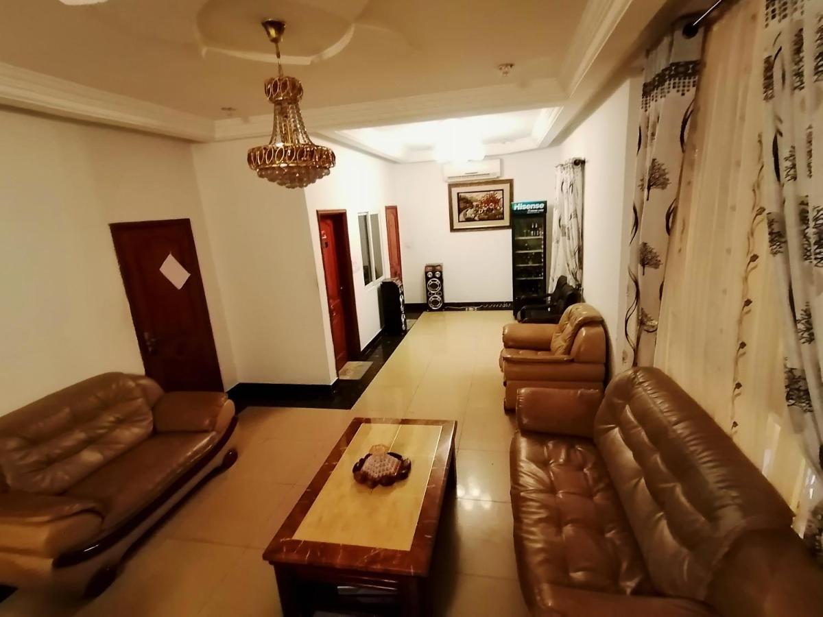 Hotel Residence Jeanne D'Arc Cotonou Exteriör bild